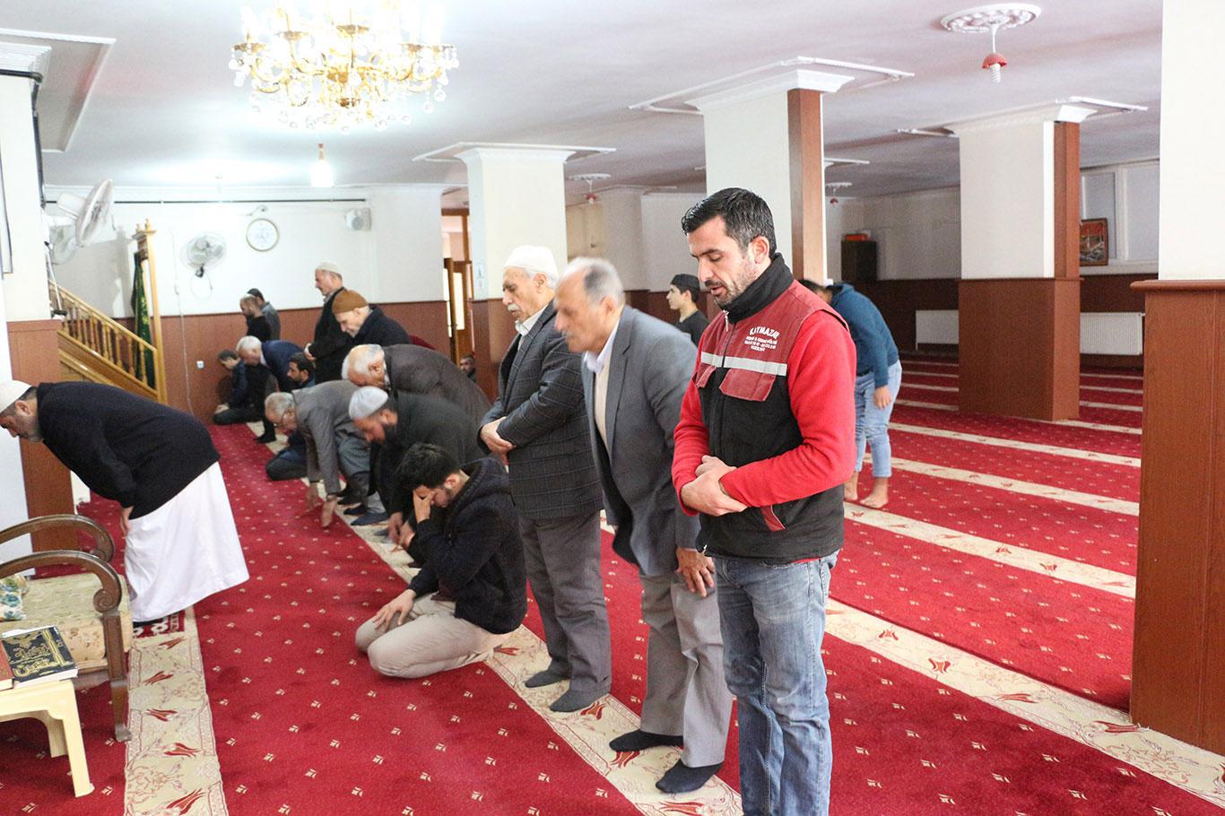Diyanetin tabure yasağına destek Diyanetin tabure yasağına destek